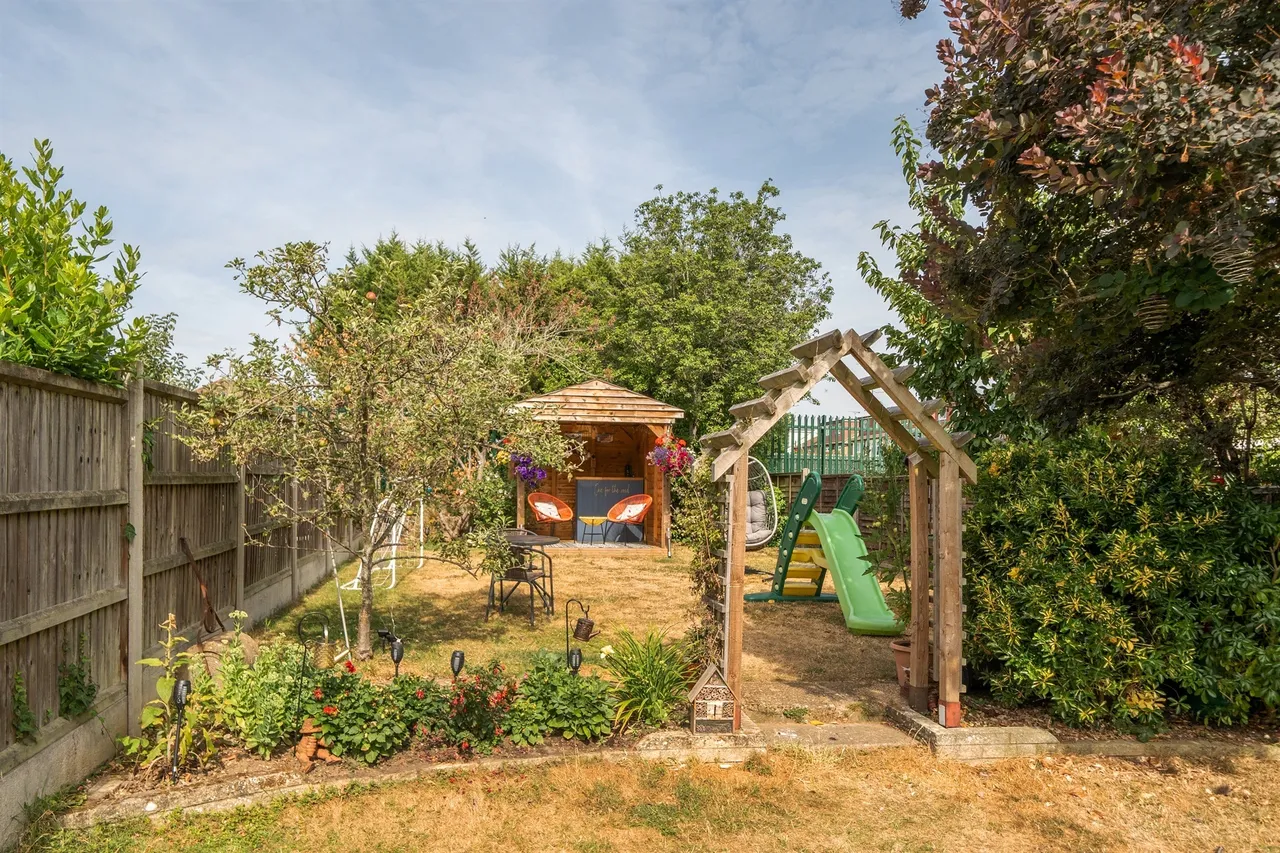 Ladysmith Road, Enfield, EN1, photo 15