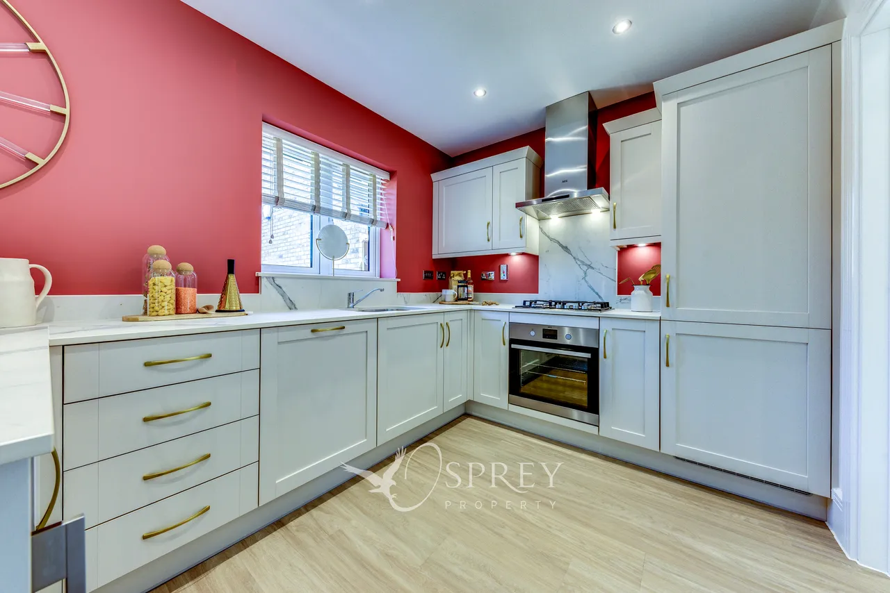 Off St Christophers Drive, Oundle, PE8, photo 3