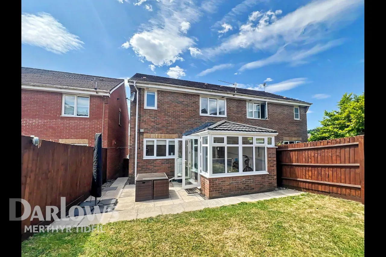 Hawthorn Drive, Merthyr Tydfil, photo 5