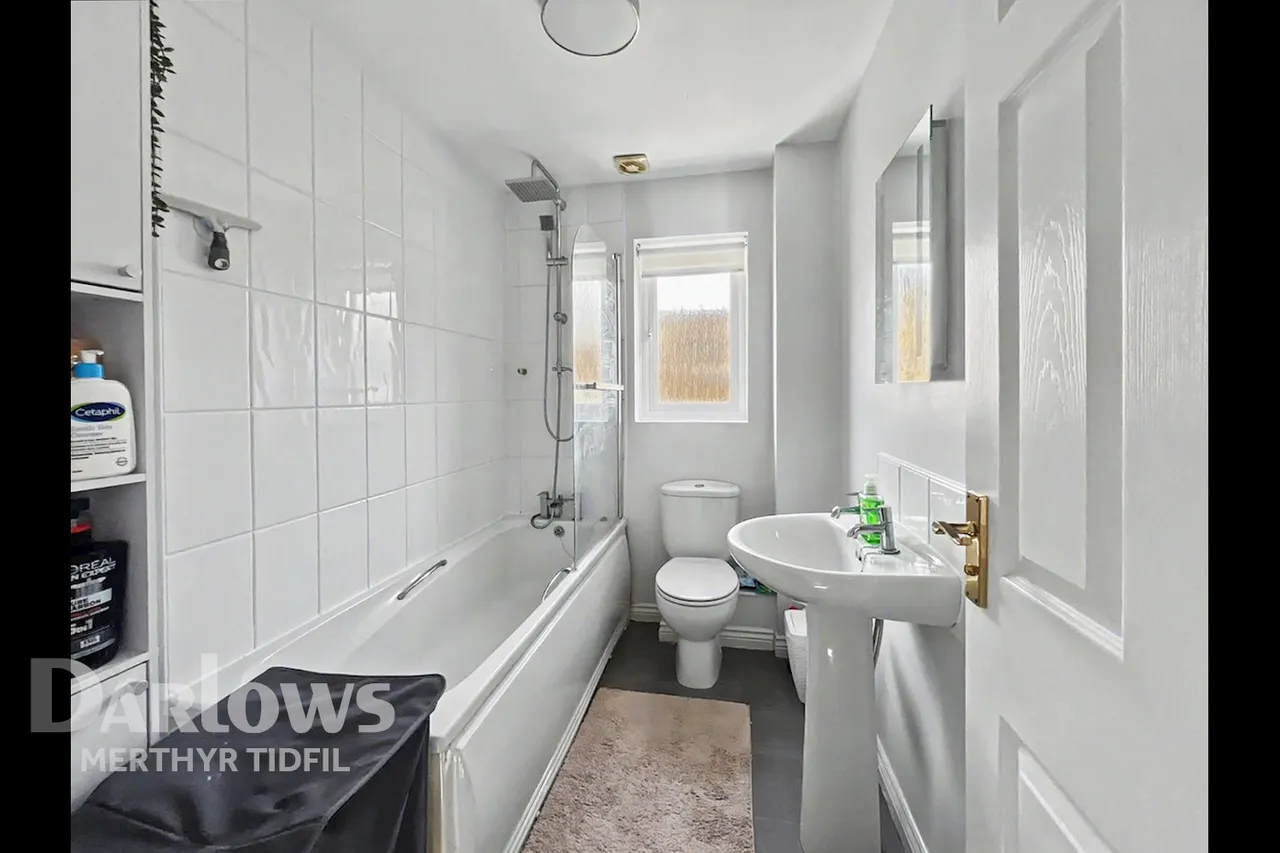 Hawthorn Drive, Merthyr Tydfil, photo 10
