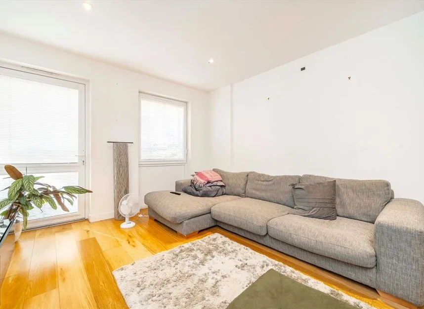 Denman Avenue, Southall, UB2, photo 2