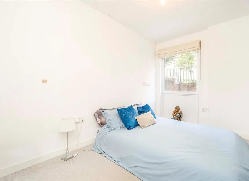 Denman Avenue, Southall, UB2, photo 4