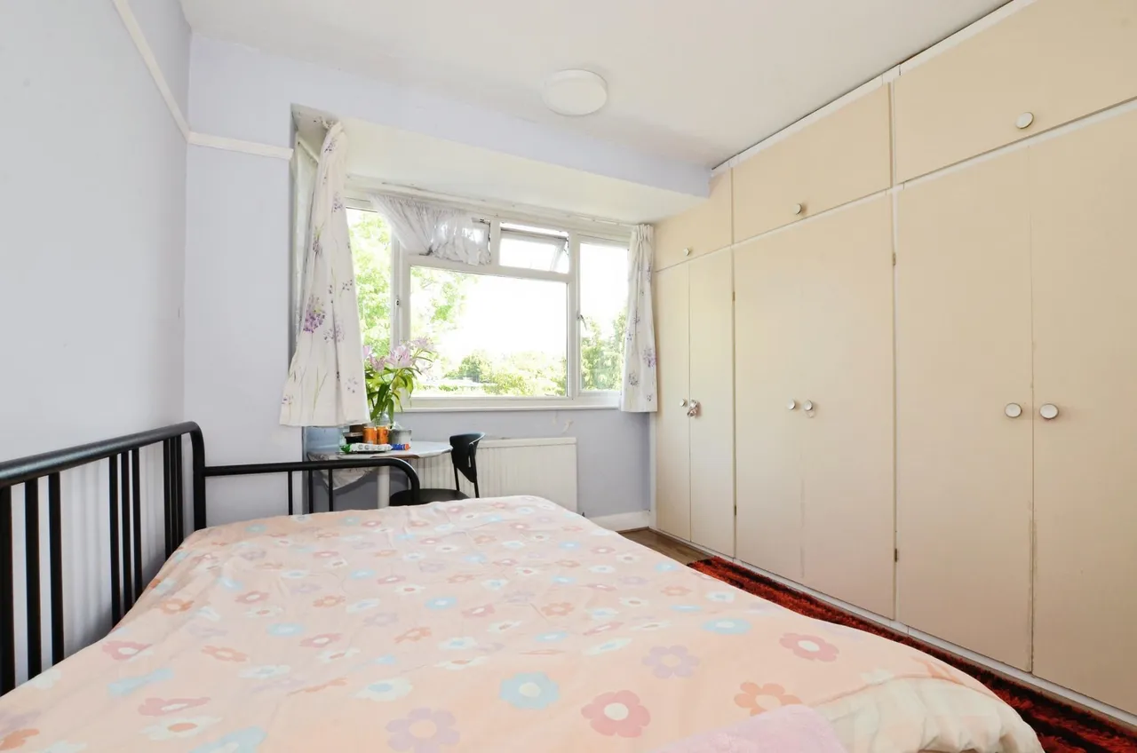 Mollison Way, Edgware, HA8, photo 10