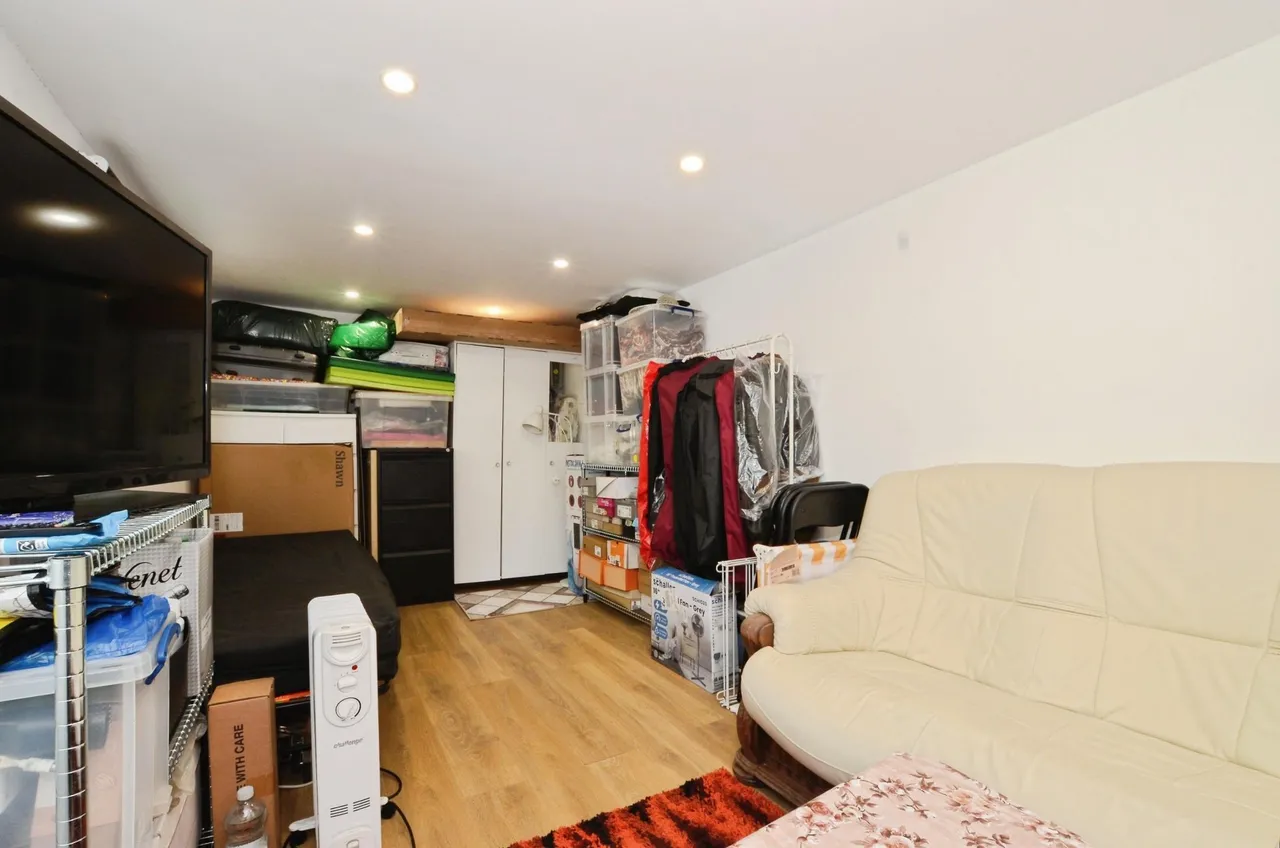 Mollison Way, Edgware, HA8, photo 14