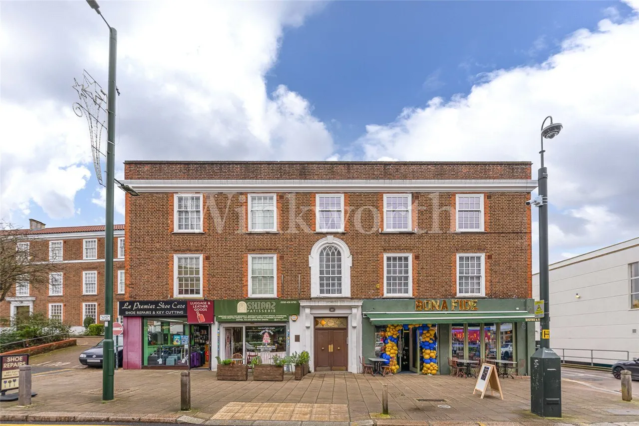 Finchley Road, London, NW11, photo 12