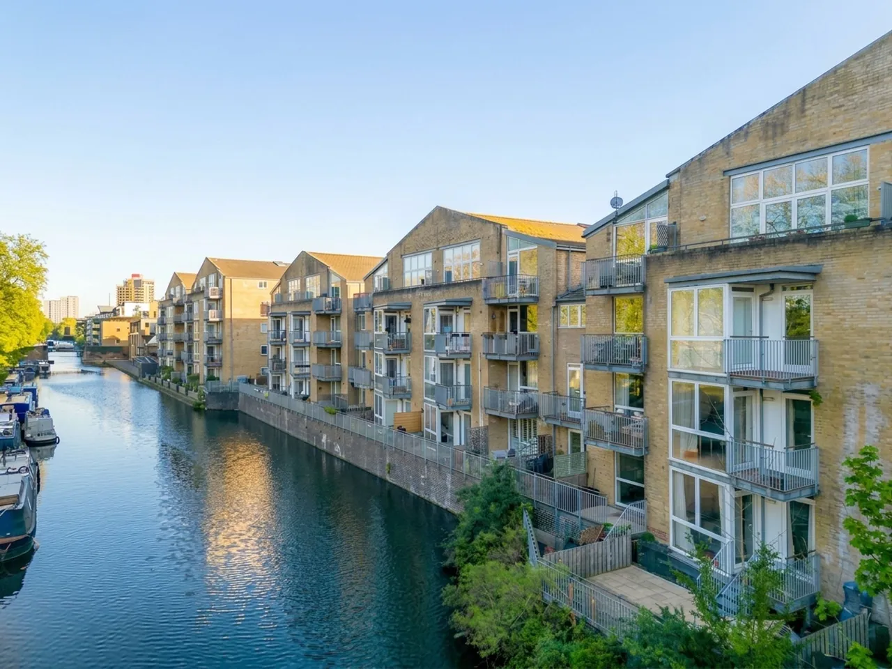 1 bed flat for sale, Printers Mews, London, E3