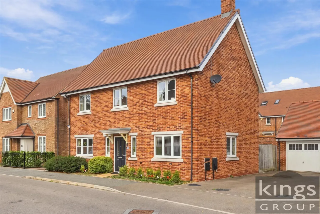 4 bed house for sale, Terlings Avenue, Gilston