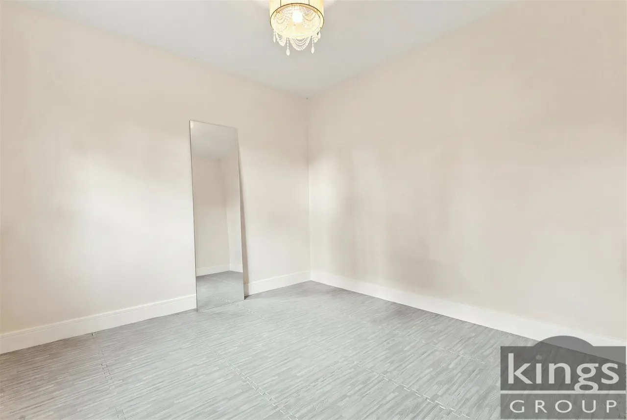 Terlings Avenue, Gilston, photo 9