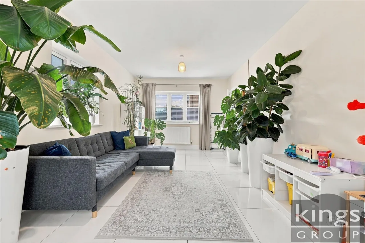 Terlings Avenue, Gilston, photo 7