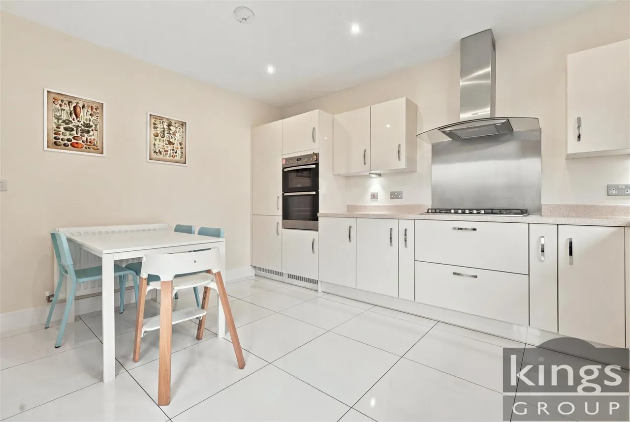 Terlings Avenue, Gilston, photo 4