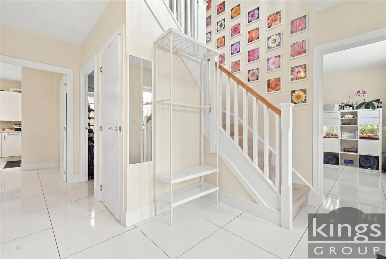 Terlings Avenue, Gilston, photo 8