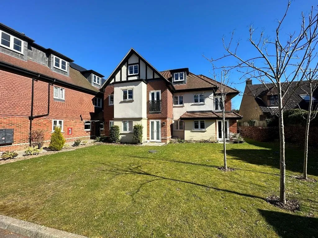 Limpsfield Road, Warlingham, photo 15