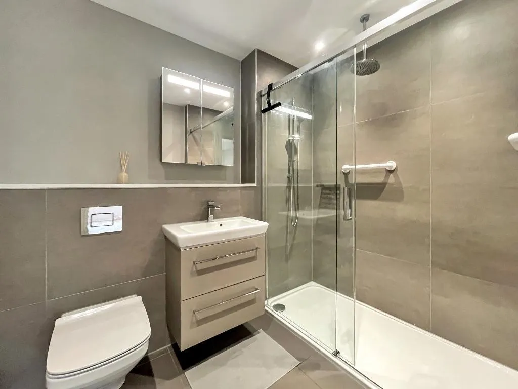Limpsfield Road, Warlingham, photo 11
