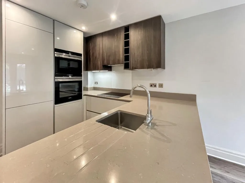 Limpsfield Road, Warlingham, photo 6