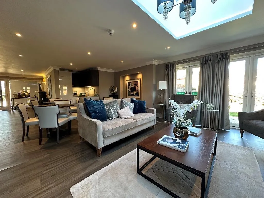 Limpsfield Road, Warlingham, photo 13
