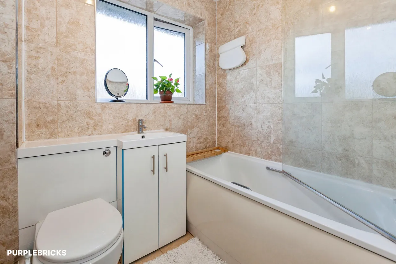 Meadowbrook Close, Slough, SL3, photo 15