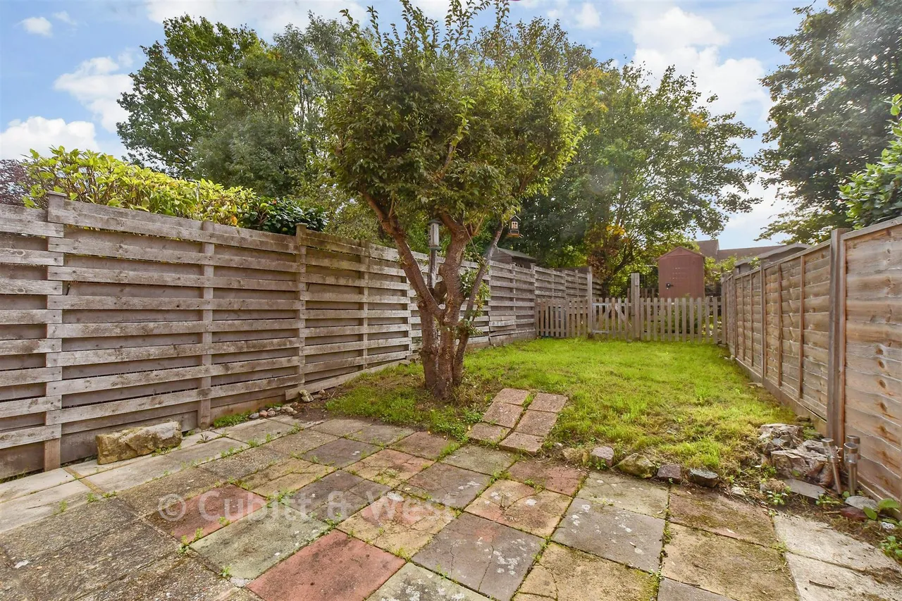 Queens Road, East Grinstead, RH19, photo 8