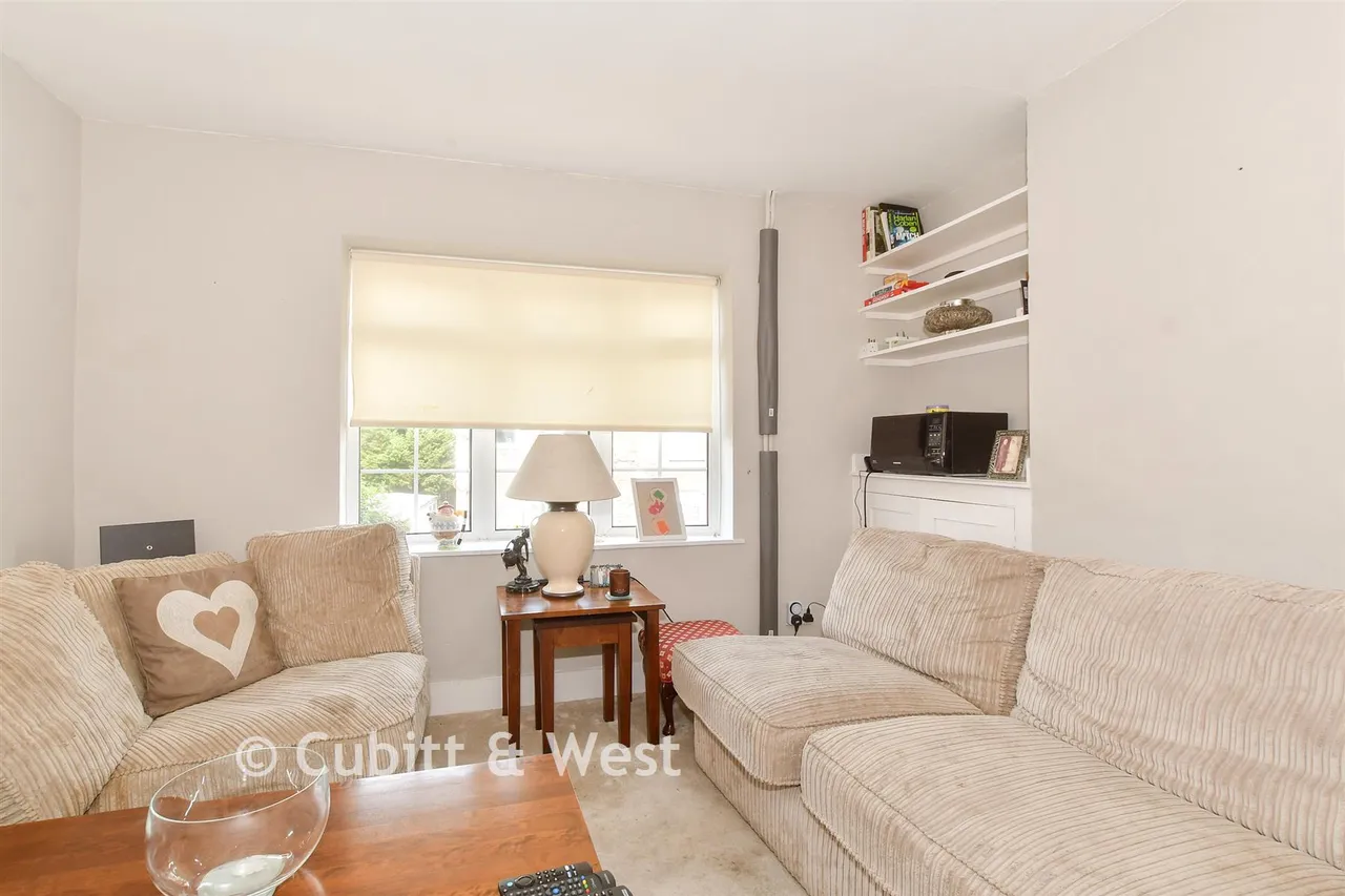 Queens Road, East Grinstead, RH19, photo 2