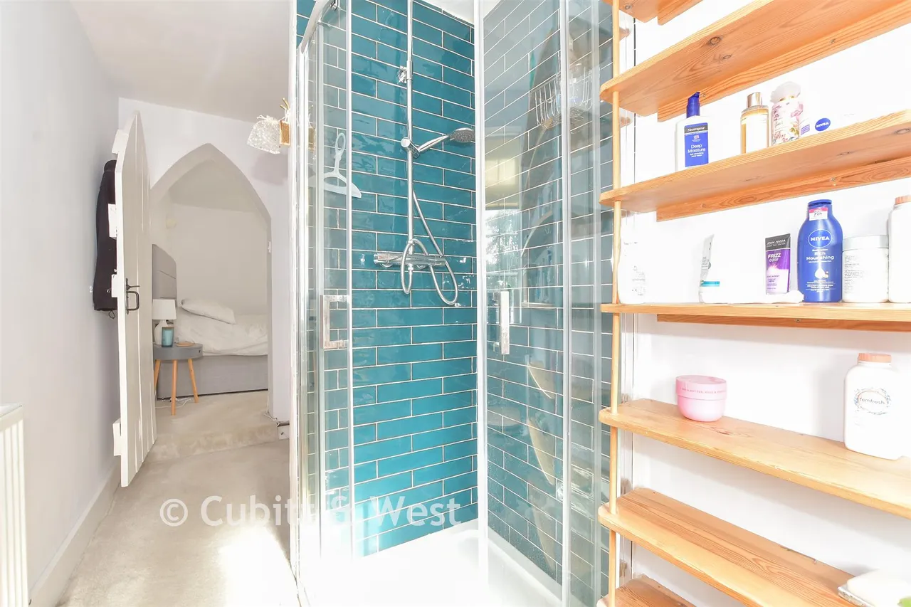 Queens Road, East Grinstead, RH19, photo 5