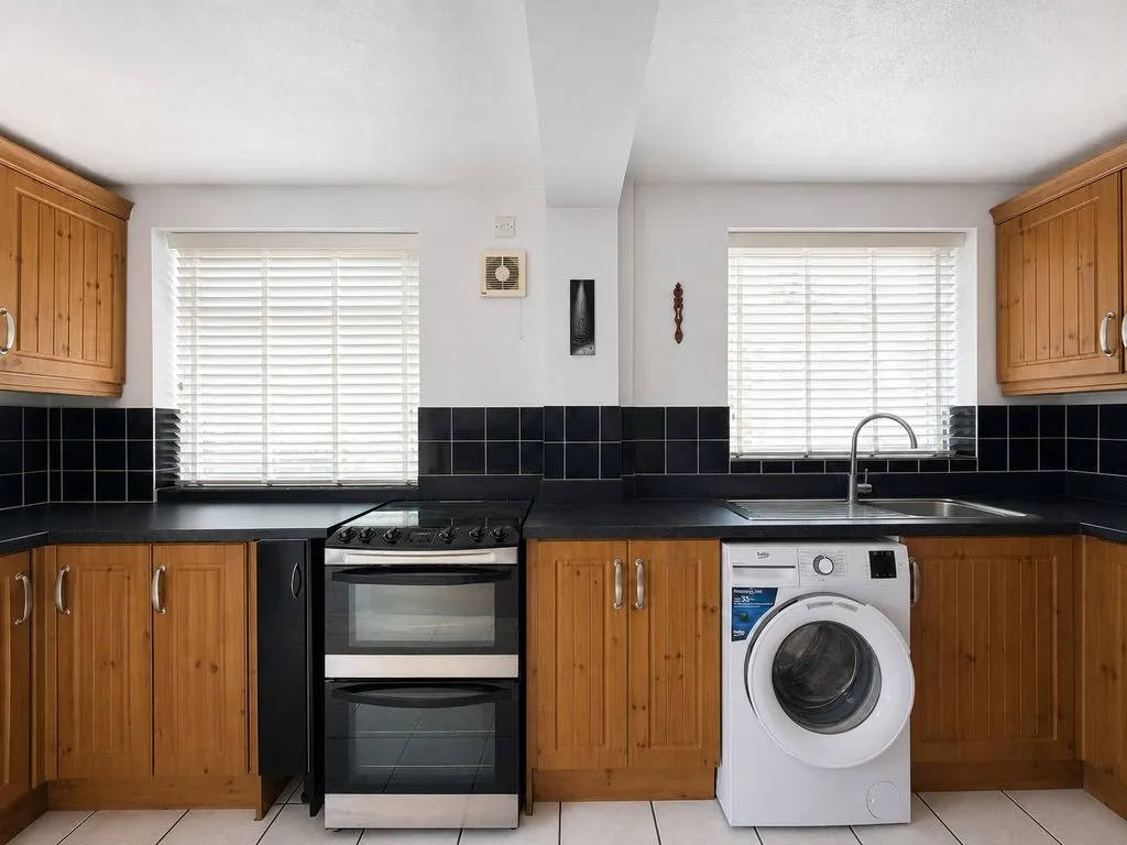Telford Avenue, Great Wyrley, WS6, photo 9