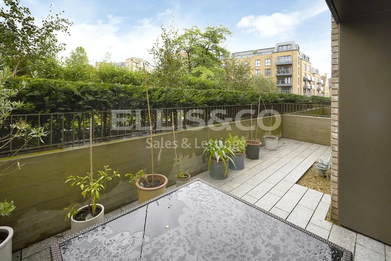 Royal Engineers Way, Mill Hill, NW7, photo 9