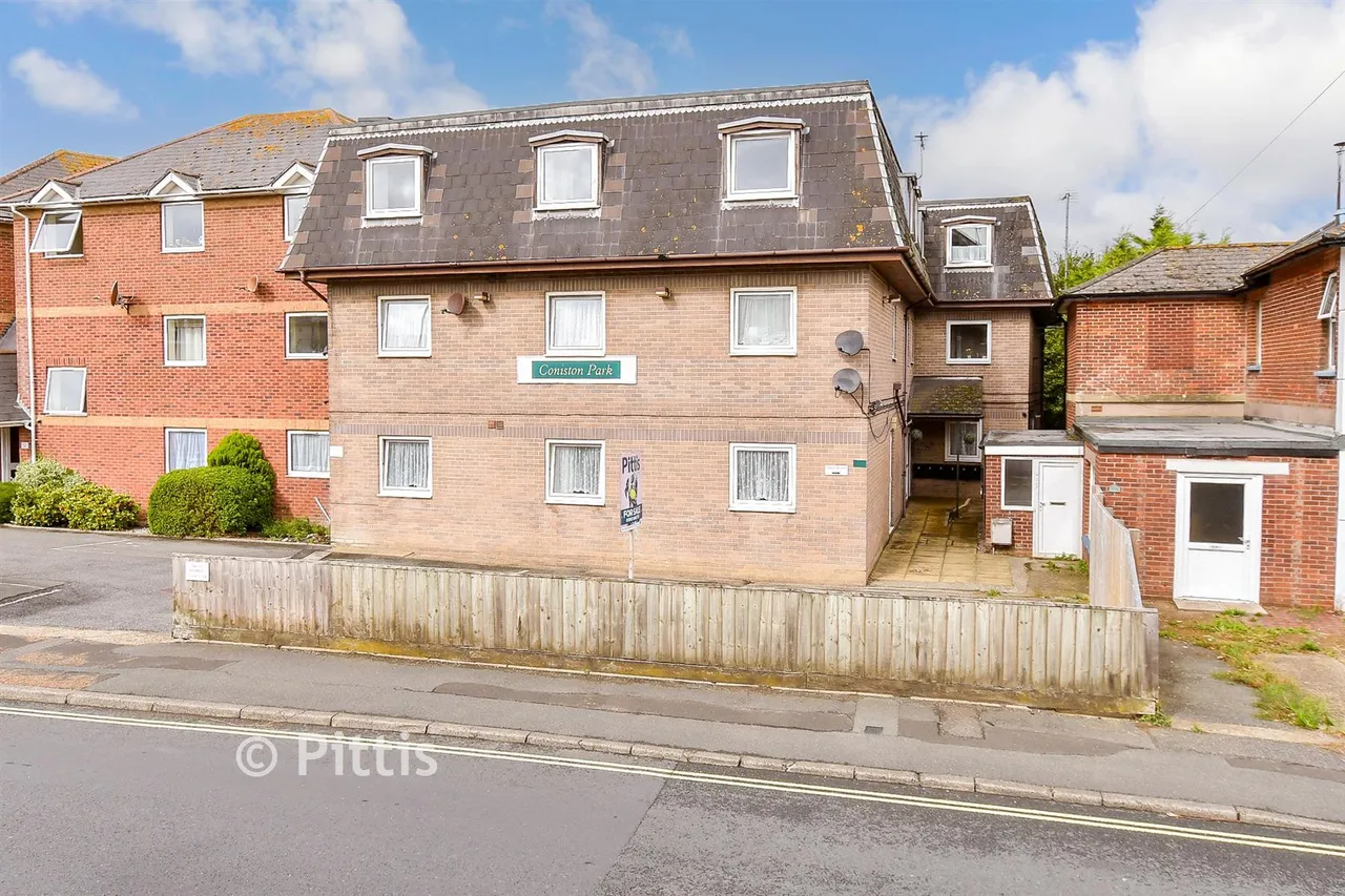 2 bed flat for sale, Conistan Park, Shanklin, PO37