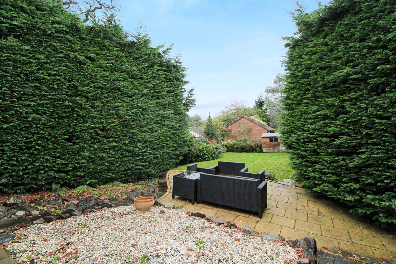 Northcliffe Close, Worcester Park, KT4, photo 17
