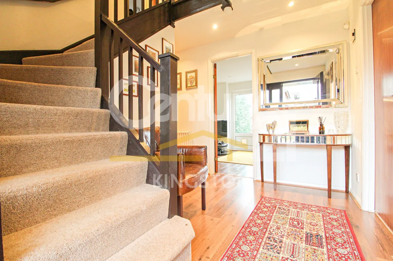 Northcliffe Close, Worcester Park, KT4, photo 3