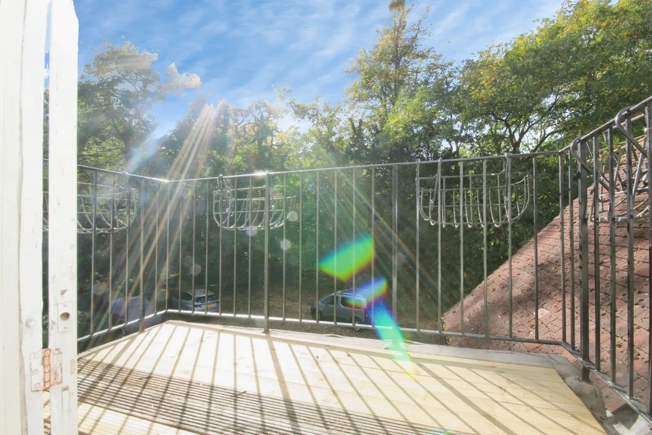 Coopers Hill Lane, Englefield Green, TW20, photo 9
