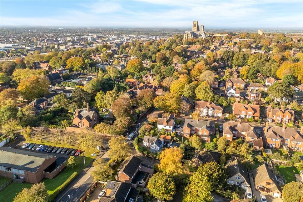 Monks Manor Drive, Lincoln, Lincolnshire, LN2, photo 4