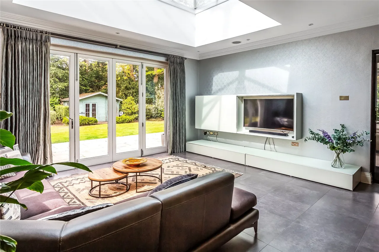 Adelaide Road, Walton-on-Thames, KT12, photo 26