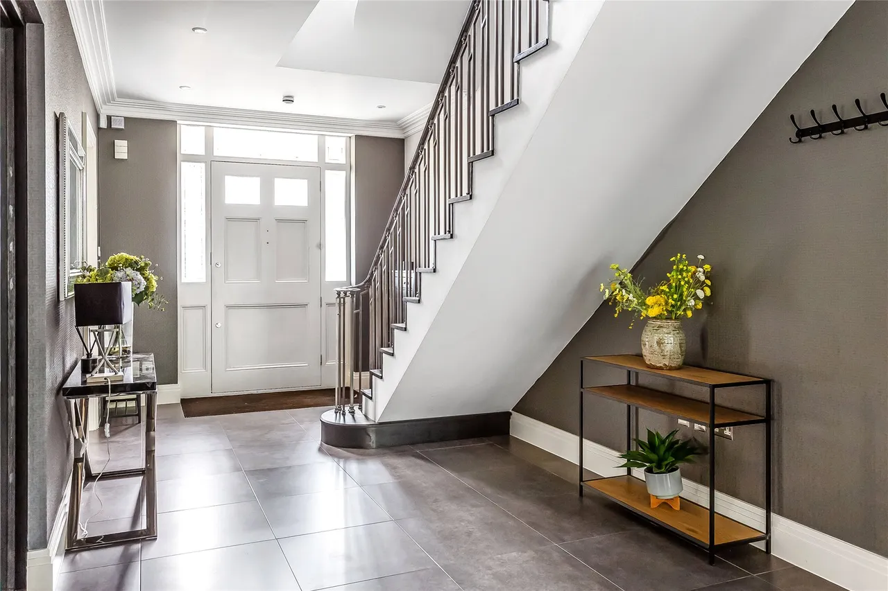 Adelaide Road, Walton-on-Thames, KT12, photo 11