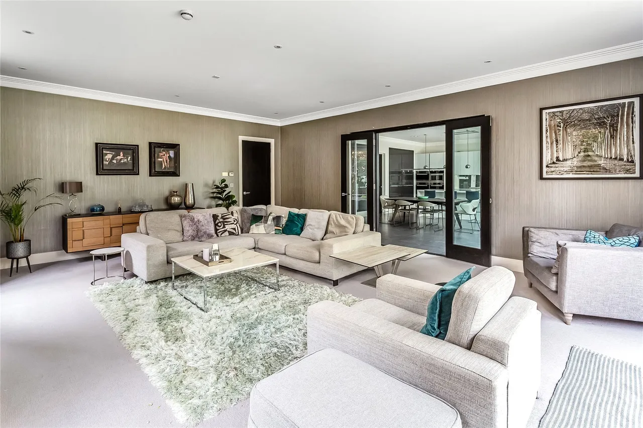 Adelaide Road, Walton-on-Thames, KT12, photo 21