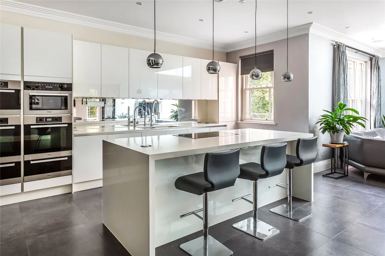 Adelaide Road, Walton-on-Thames, KT12, photo 5