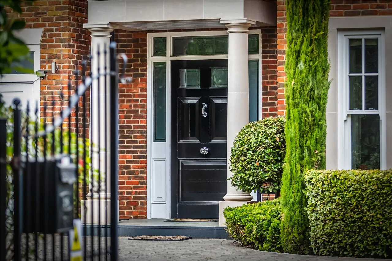 Adelaide Road, Walton-on-Thames, KT12, photo 34