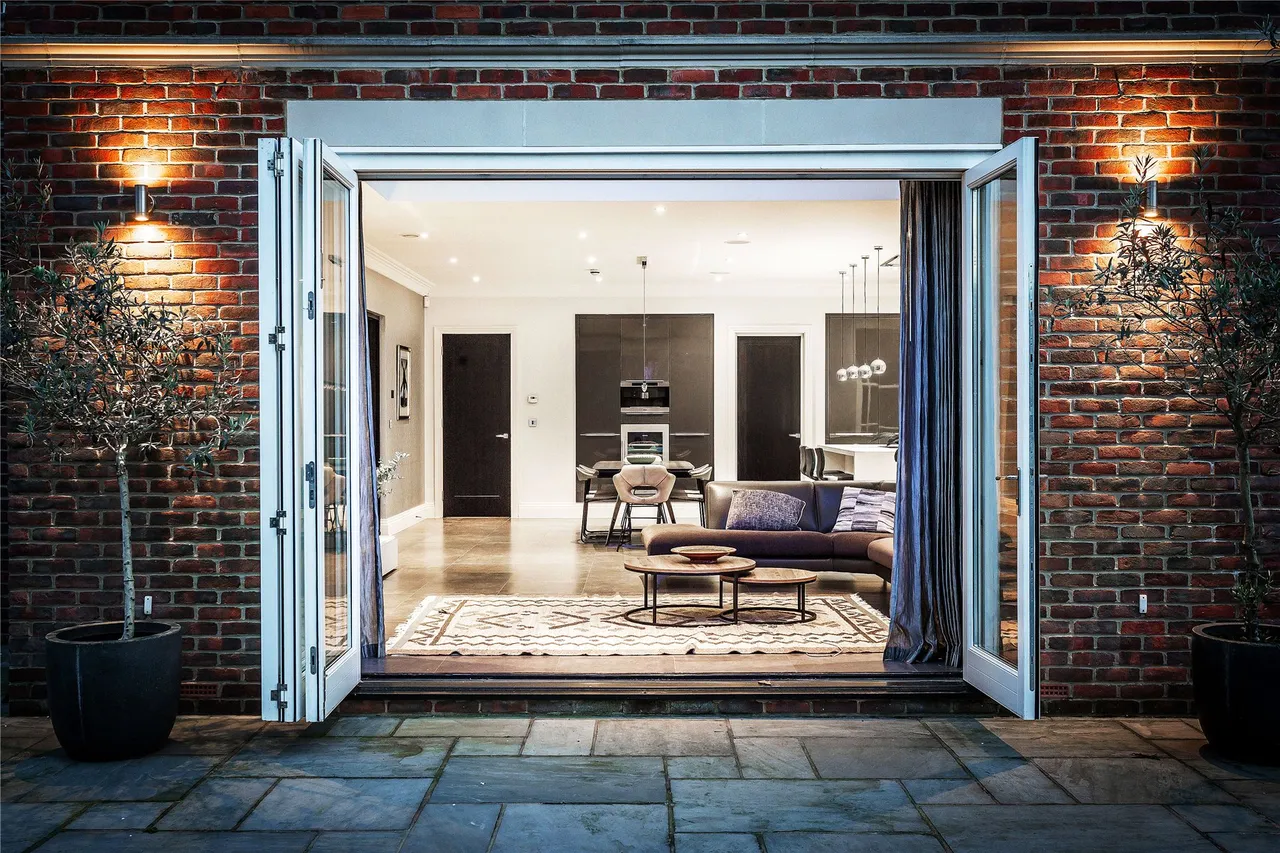 Adelaide Road, Walton-on-Thames, KT12, photo 8