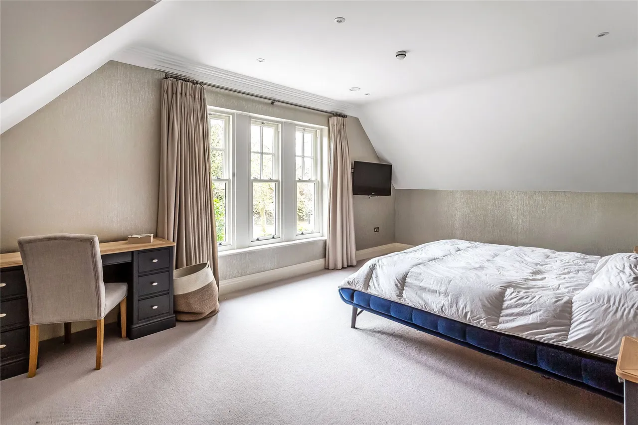 Adelaide Road, Walton-on-Thames, KT12, photo 41