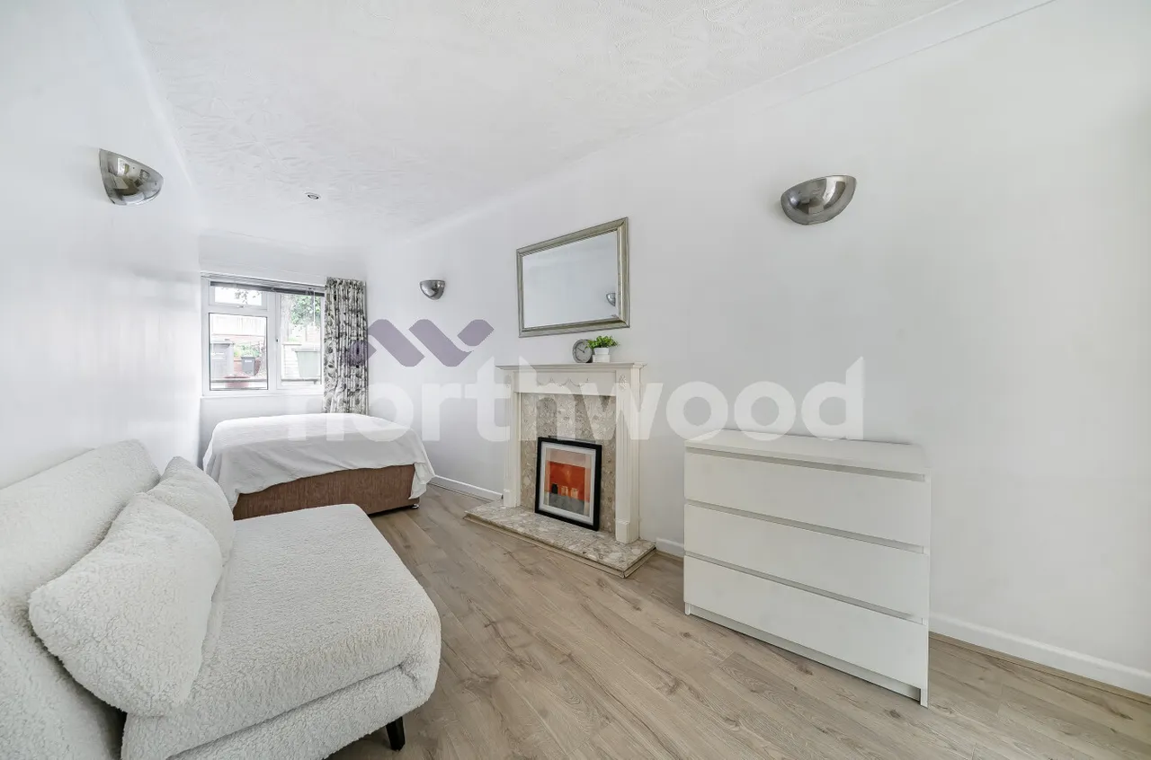 Broadway Grove, St Johns, WR2, photo 8