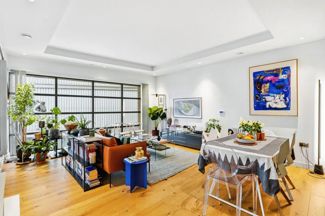 3 bed flat for sale, Lyell Street, London, E14