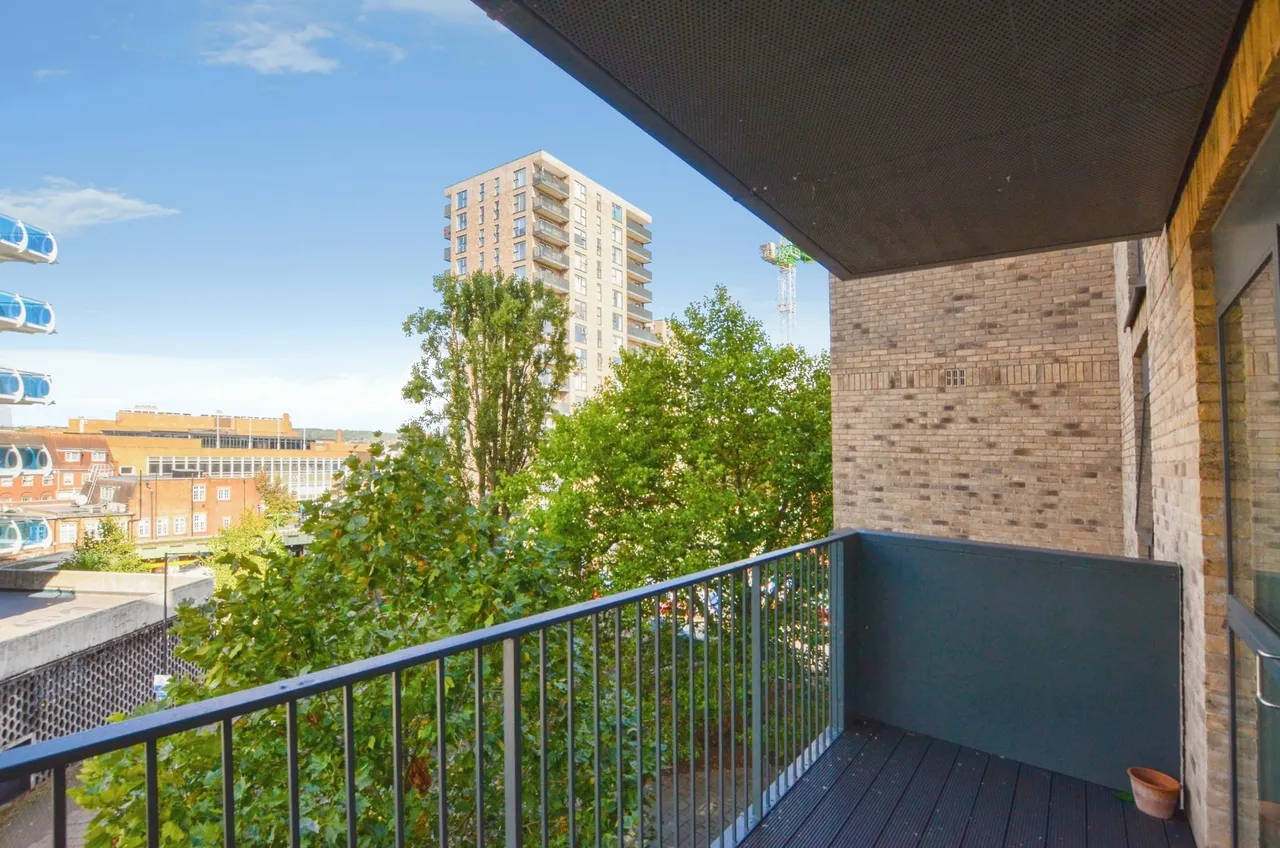 Lyon Road, Harrow, HA1, photo 3
