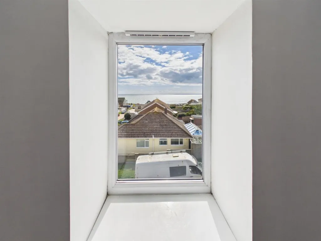 Steyning Avenue, Peacehaven, BN10, photo 2