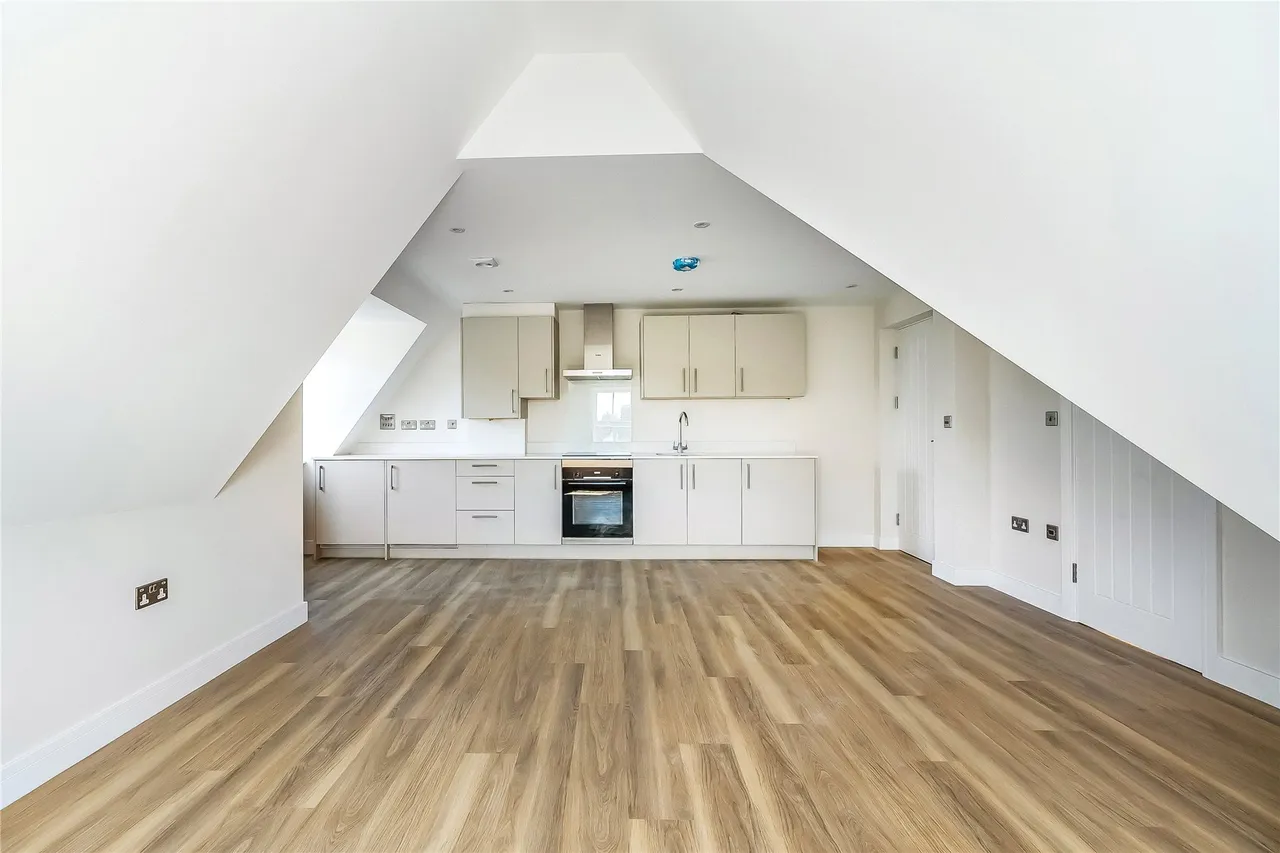 Guildford Road, Woking, GU22, photo 9
