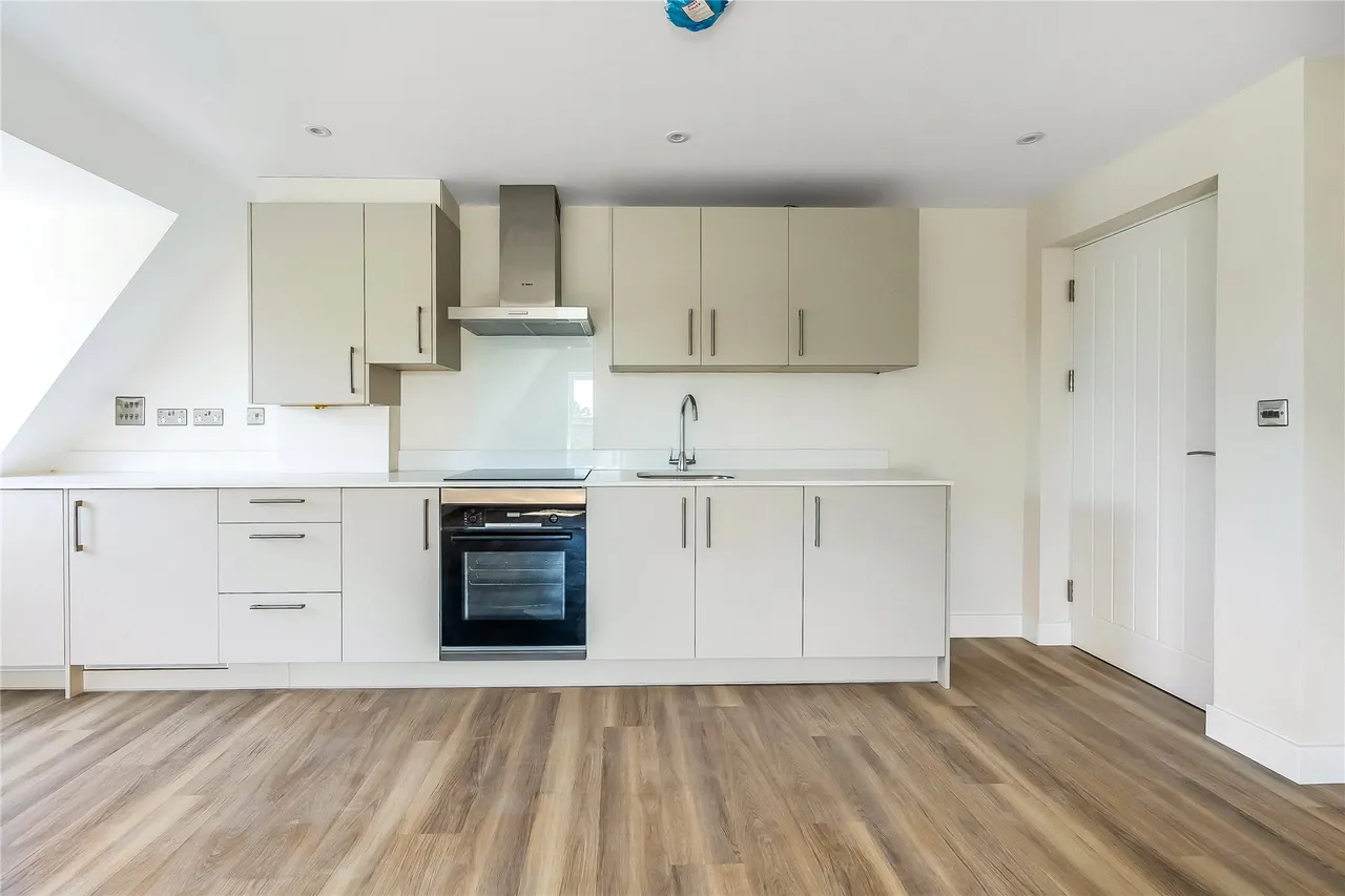 Guildford Road, Woking, GU22, photo 6