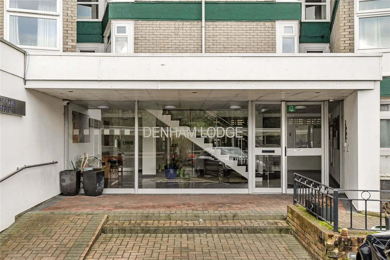 Oxford Road, UB9, photo 20