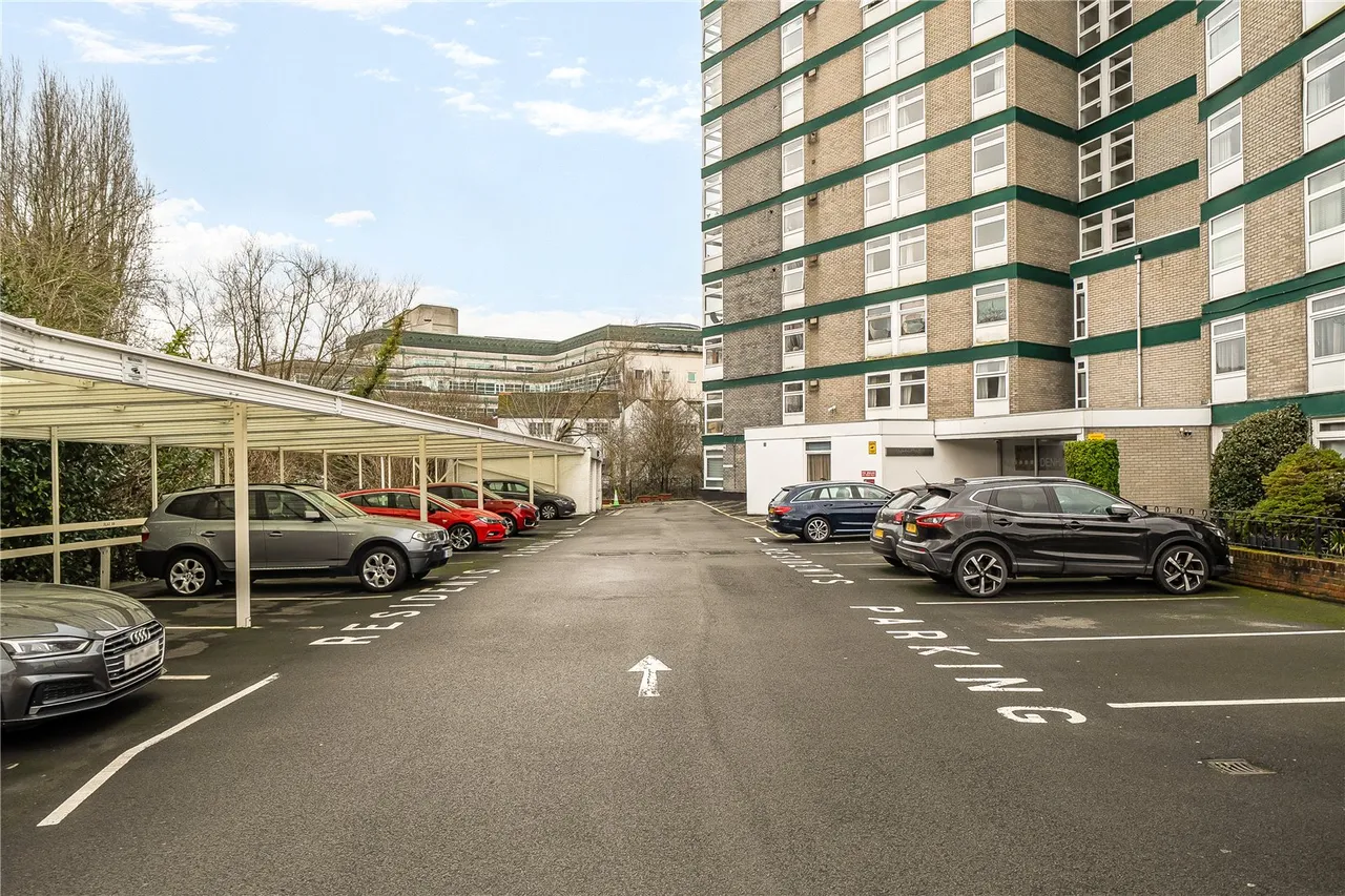 Oxford Road, UB9, photo 22