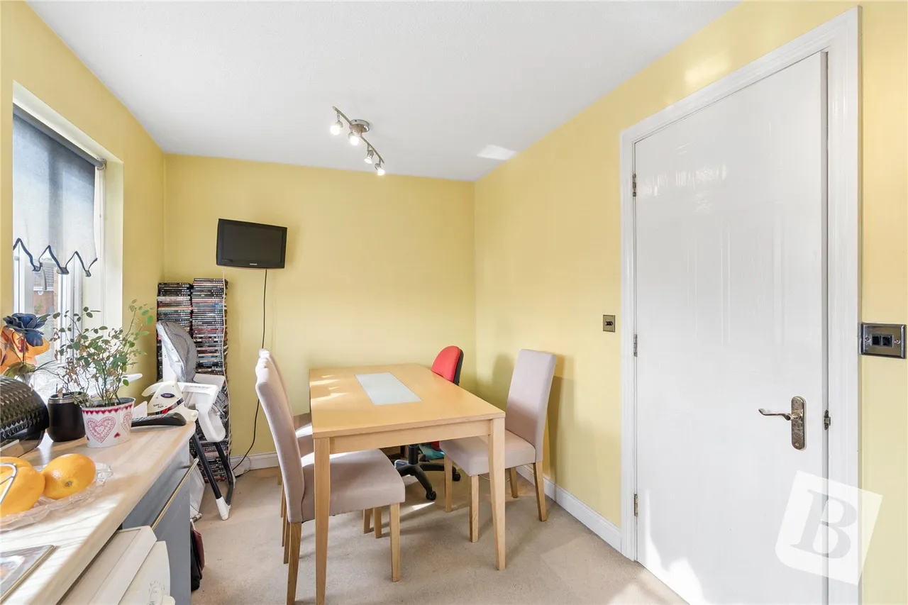 Bancroft Chase, Hornchurch, RM12, photo 10