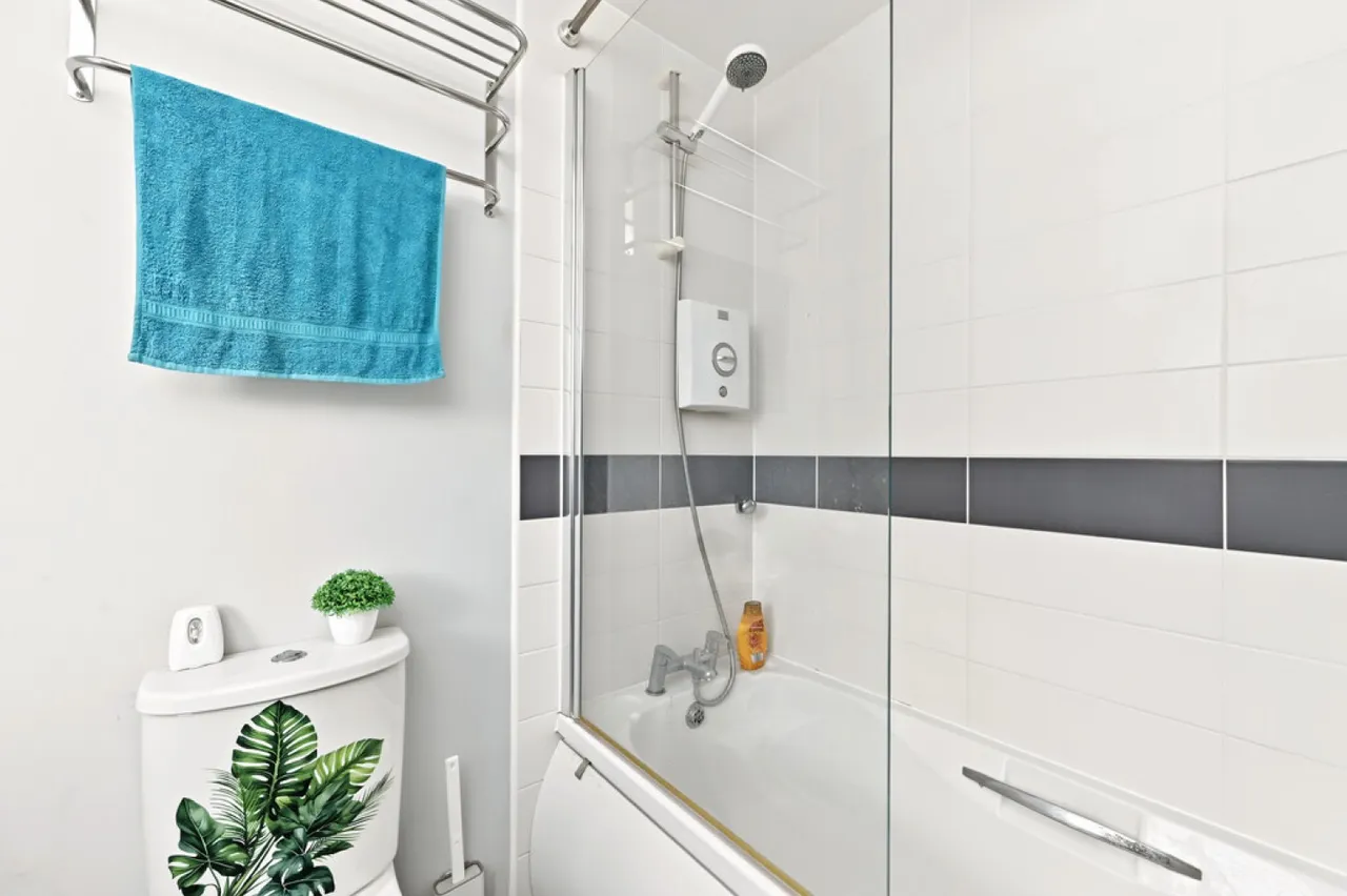 Brookwood Drive, Meir, ST3, photo 10