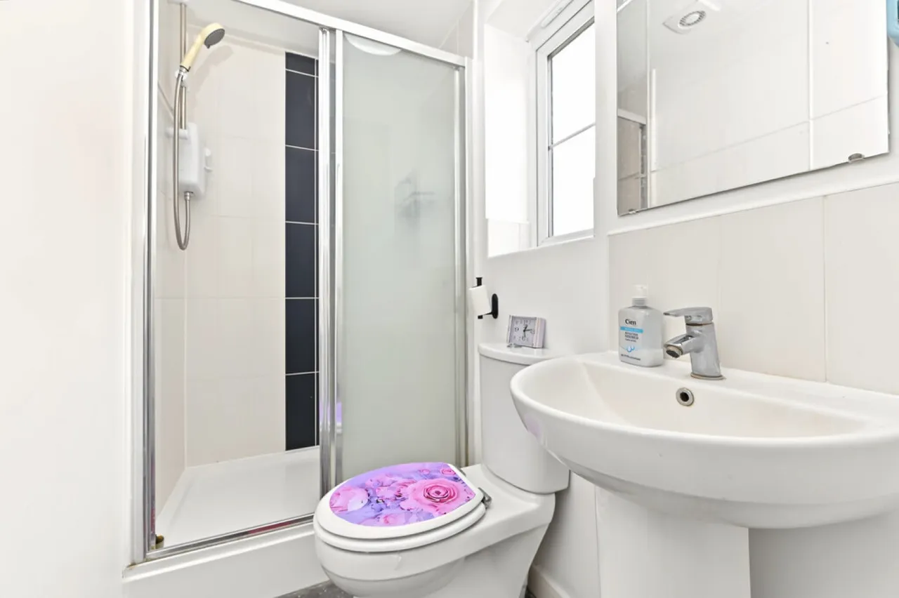 Brookwood Drive, Meir, ST3, photo 7