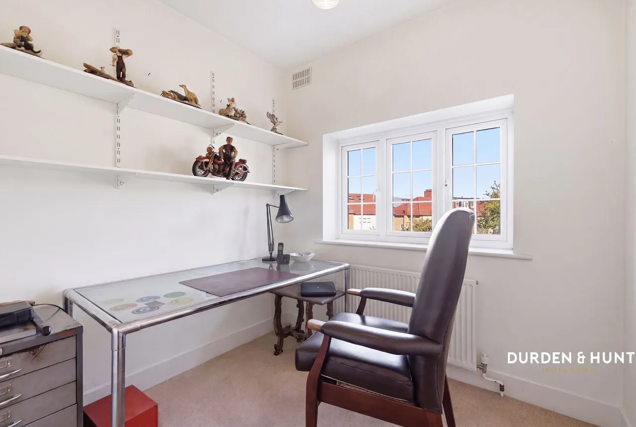 Lancaster Avenue, South Woodford, E18, photo 15