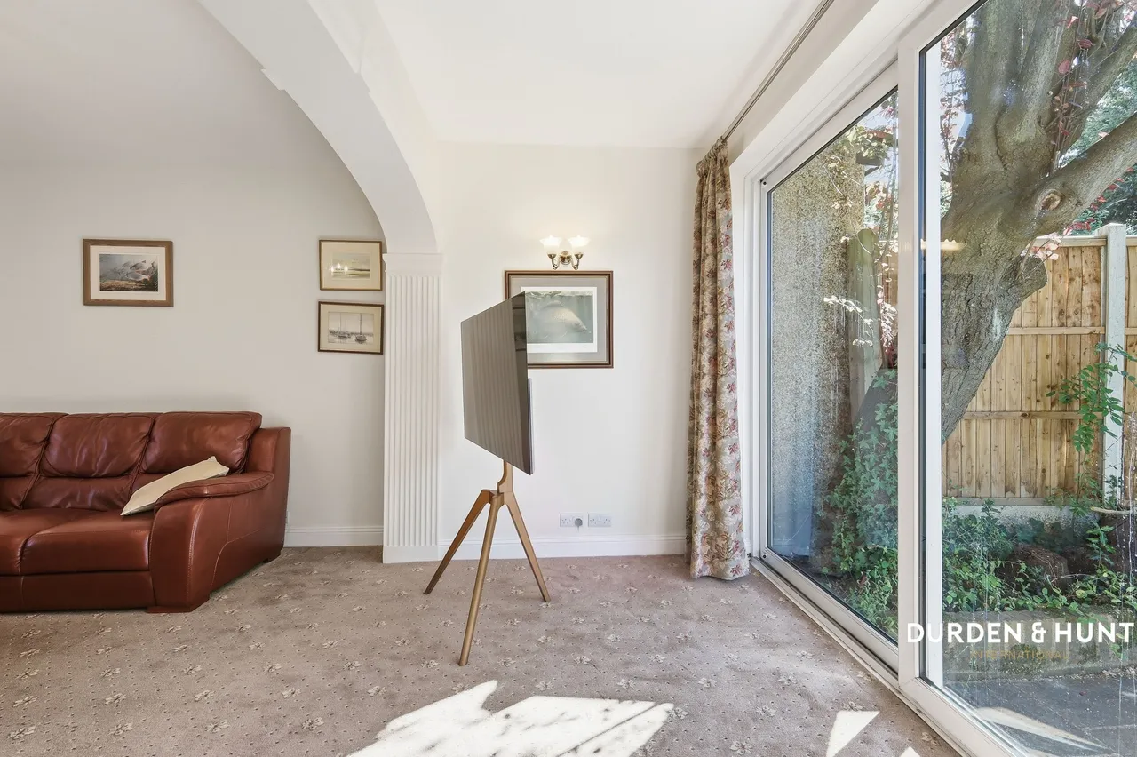 Lancaster Avenue, South Woodford, E18, photo 7